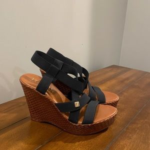 Navy strappy wedges